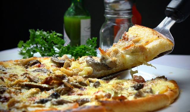 De kunst van het gebruik van een pizzaschep